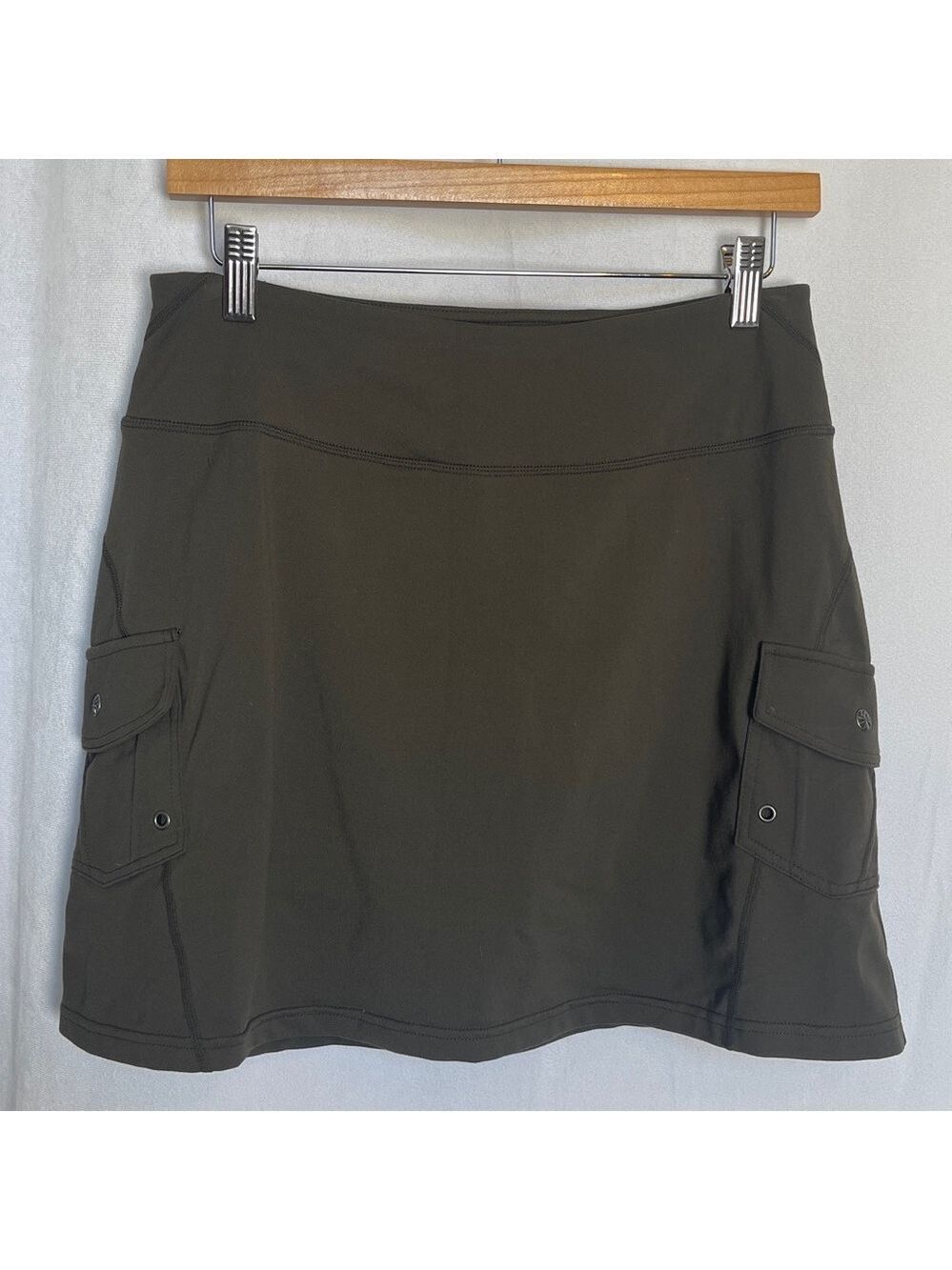 Athleta Oasis Cargo Skort Size S Olive Green Skirt Tennis Prep Pickleball EUC